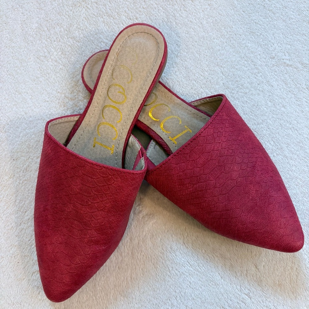 CCOCCI Red Faux Snakeskin Pointed Slip-On Flat Mules Sz 6.5
